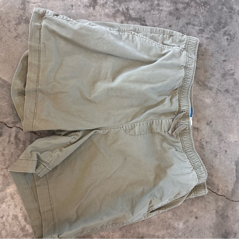 Old Navy Men's Olive Cargo Shorts